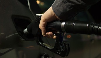 ¿Cómo ahorrar gasolina cuando conduces?