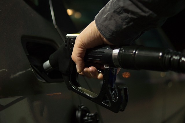 ¿Cómo ahorrar gasolina cuando conduces?